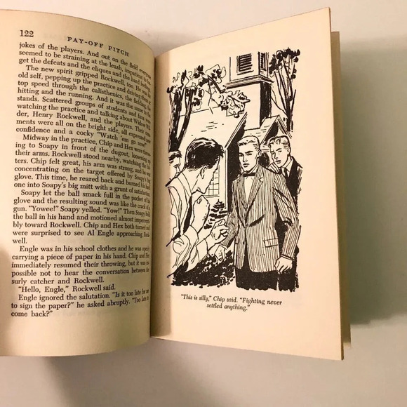Vintage 1958 Chip Hilton Sports Story Pay Off Pitch  Clair Bee Hardcover Book - Picture 14 of 16
